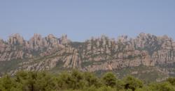 Vue d'une partie du versant sud de Montserrat / Montserrat
