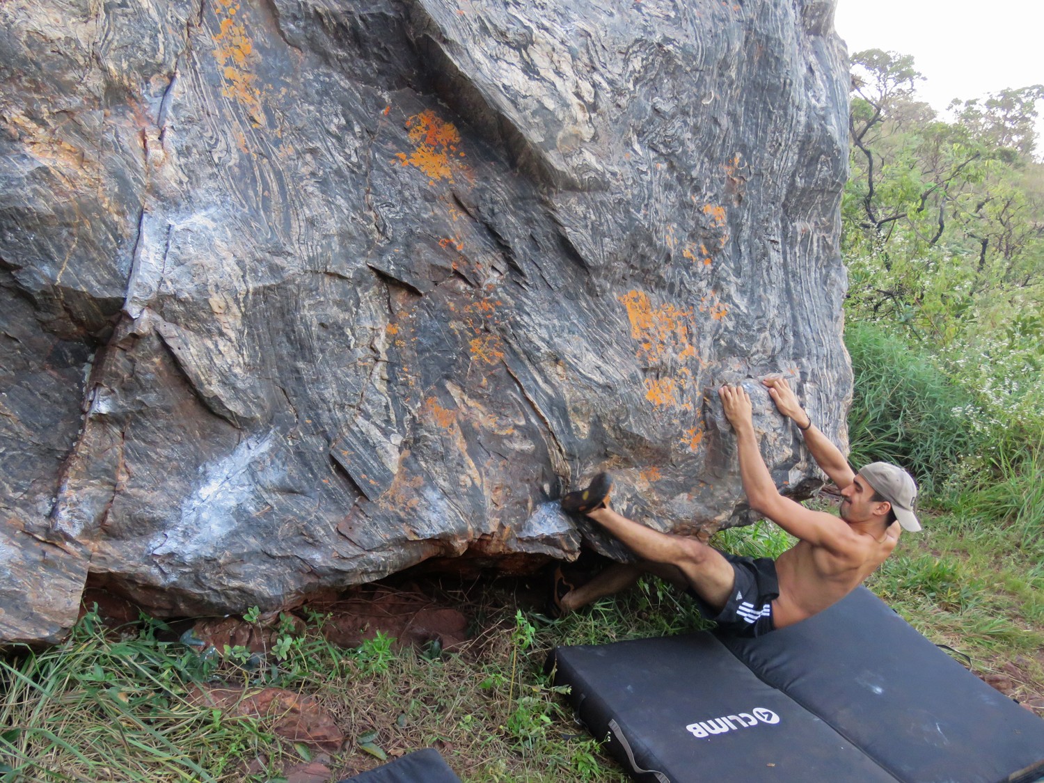 Topo D escalade Pedra Rachada Bouldering