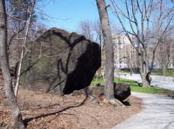 Worthless boulder south face. / Central Park (Worthless boulder)