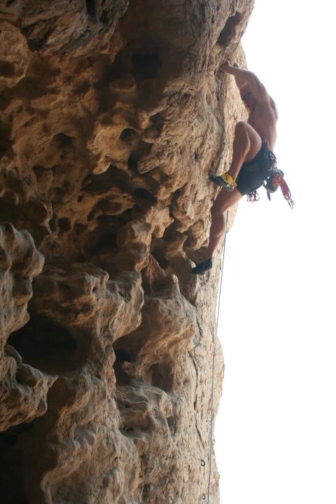 Rock climbing guidebook : UAE Rock Climbing
