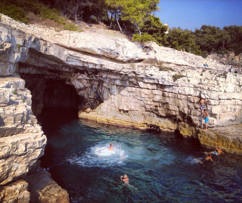 Rock Climbing Area Stoja (Pula) info, betas, location...