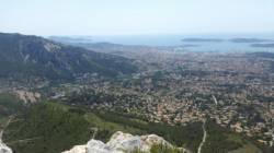 Vu du sommet sur baie de Toulon / Baou de 4 Ouro